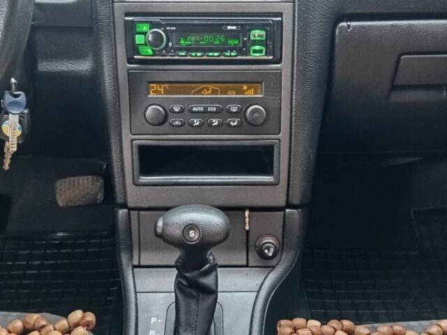 Чорний Опель Астра, об'ємом двигуна 1.6 л та пробігом 290 тис. км за 4000 $, фото 9 на Automoto.ua