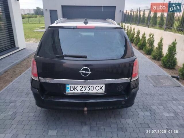 Черный Опель Астра, объемом двигателя 1.8 л и пробегом 218 тыс. км за 3500 $, фото 2 на Automoto.ua