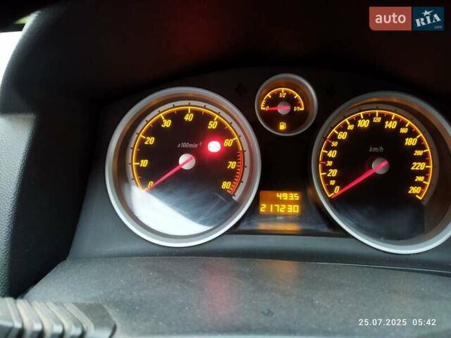 Черный Опель Астра, объемом двигателя 1.8 л и пробегом 218 тыс. км за 3500 $, фото 8 на Automoto.ua