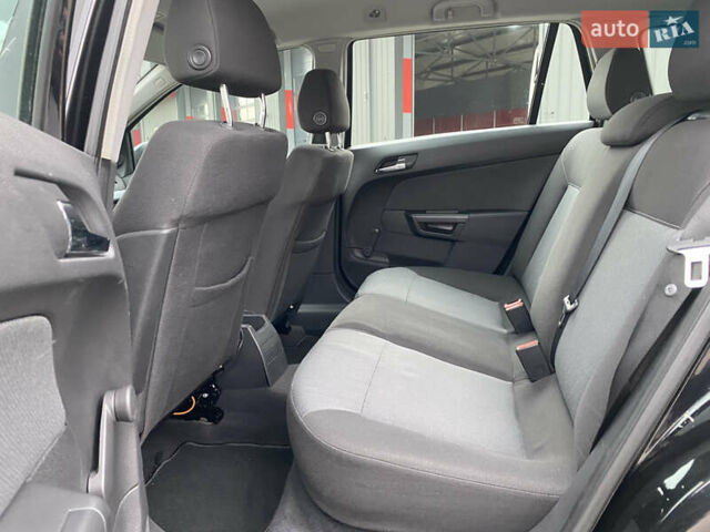 Черный Опель Астра, объемом двигателя 1.6 л и пробегом 231 тыс. км за 4800 $, фото 23 на Automoto.ua