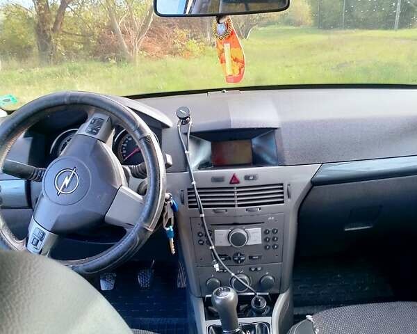 Чорний Опель Астра, об'ємом двигуна 1.7 л та пробігом 212 тис. км за 4700 $, фото 5 на Automoto.ua