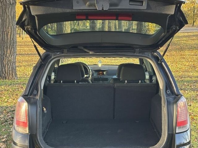 Опель Астра 2005 в Кременчуге на Automoto.ua Черный Опель Астра, объемом двигателя 0 л и пробегом 31 тыс. км за 2200 $, фото 4 на Automoto.ua