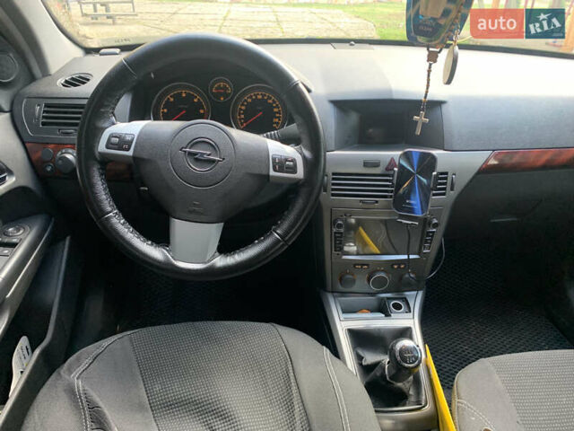 Опель Астра 2005 в Береговом на Automoto.ua Черный Опель Астра, объемом двигателя 1.7 л и пробегом 410 тыс. км за 3200 $, фото 2 на Automoto.ua