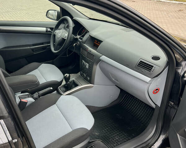 Чорний Опель Астра, об'ємом двигуна 1.6 л та пробігом 246 тис. км за 4999 $, фото 16 на Automoto.ua