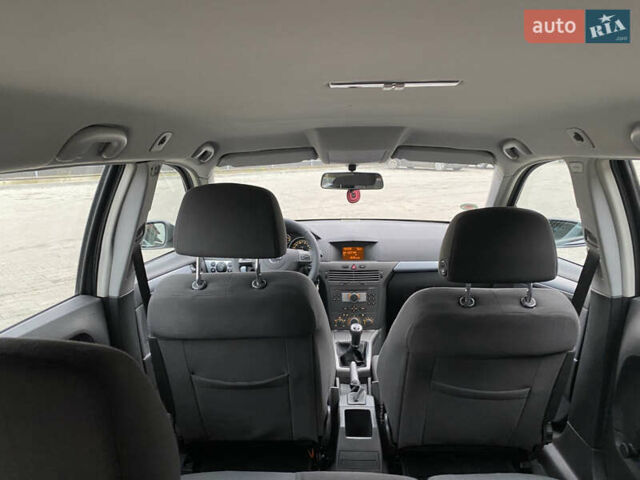 Черный Опель Астра, объемом двигателя 1.6 л и пробегом 231 тыс. км за 4800 $, фото 27 на Automoto.ua