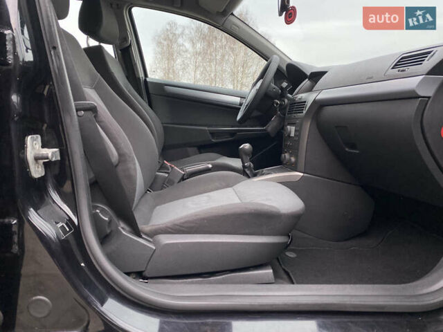 Черный Опель Астра, объемом двигателя 1.6 л и пробегом 231 тыс. км за 4800 $, фото 31 на Automoto.ua