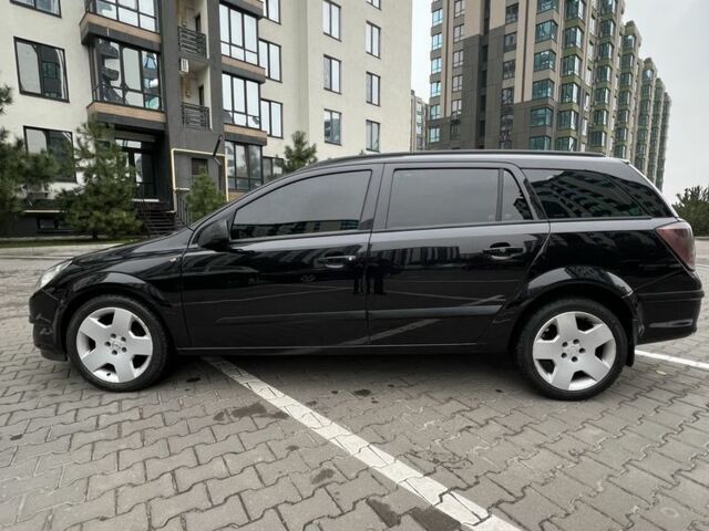 Черный Опель Астра, объемом двигателя 1.7 л и пробегом 330 тыс. км за 5200 $, фото 2 на Automoto.ua