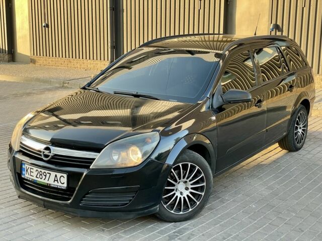 Черный Опель Астра, объемом двигателя 1.6 л и пробегом 340 тыс. км за 4150 $, фото 2 на Automoto.ua