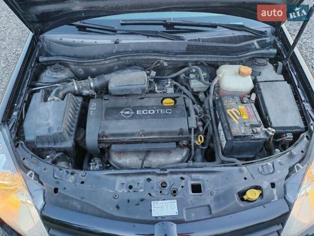 Черный Опель Астра, объемом двигателя 1.6 л и пробегом 245 тыс. км за 4500 $, фото 6 на Automoto.ua