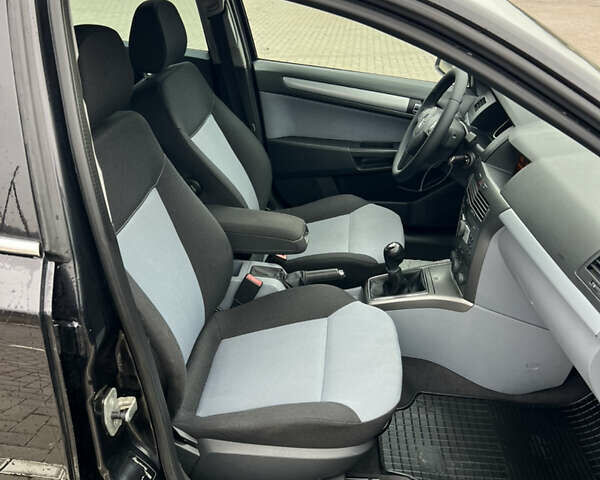 Чорний Опель Астра, об'ємом двигуна 1.6 л та пробігом 246 тис. км за 4999 $, фото 17 на Automoto.ua