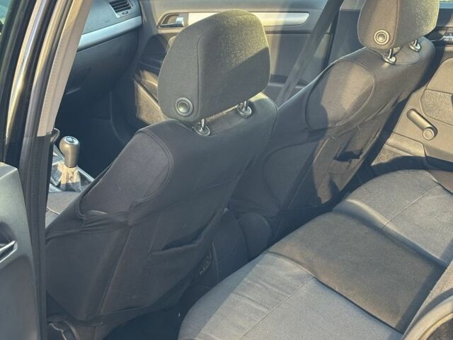 Опель Астра 2005 в Кременчуге на Automoto.ua Черный Опель Астра, объемом двигателя 0 л и пробегом 31 тыс. км за 2200 $, фото 6 на Automoto.ua