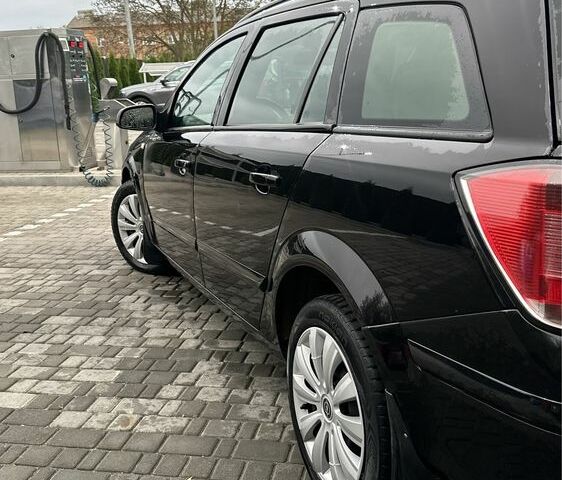Чорний Опель Астра, об'ємом двигуна 1.7 л та пробігом 290 тис. км за 3950 $, фото 3 на Automoto.ua