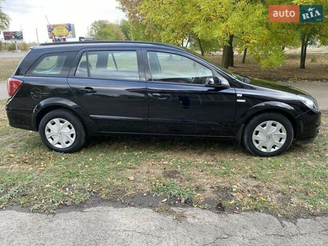 Черный Опель Астра, объемом двигателя 1.6 л и пробегом 197 тыс. км за 5500 $, фото 6 на Automoto.ua