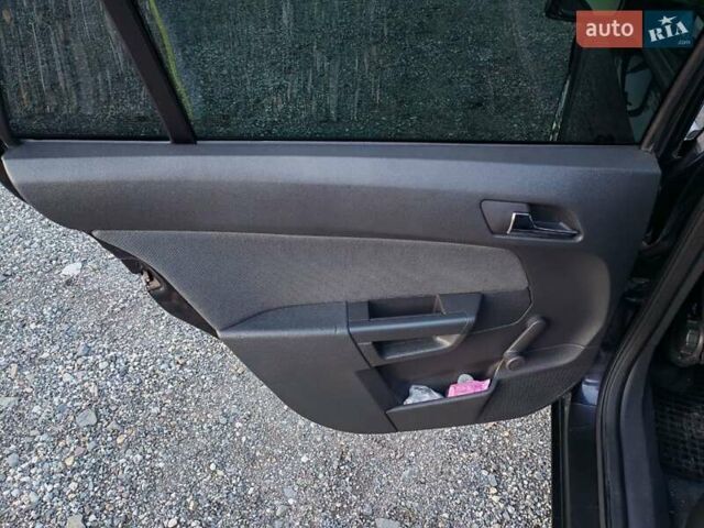 Черный Опель Астра, объемом двигателя 1.6 л и пробегом 245 тыс. км за 4500 $, фото 15 на Automoto.ua