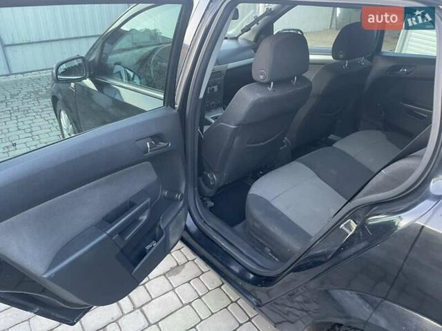 Черный Опель Астра, объемом двигателя 1.7 л и пробегом 240 тыс. км за 3500 $, фото 3 на Automoto.ua