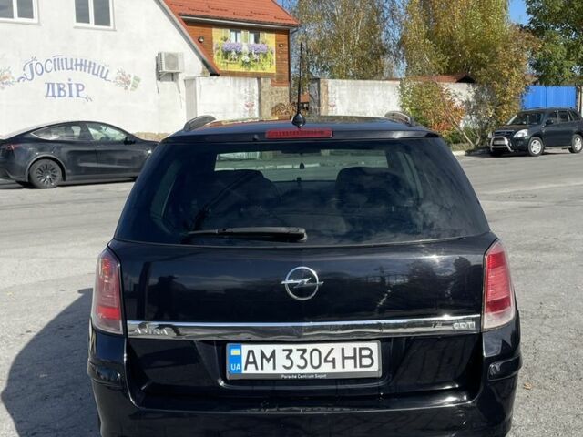 Черный Опель Астра, объемом двигателя 1.7 л и пробегом 320 тыс. км за 4250 $, фото 5 на Automoto.ua