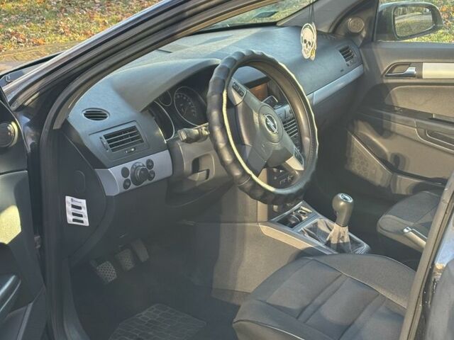 Опель Астра 2005 в Кременчуге на Automoto.ua Черный Опель Астра, объемом двигателя 0 л и пробегом 31 тыс. км за 2200 $, фото 5 на Automoto.ua