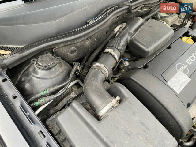 Черный Опель Астра, объемом двигателя 1.6 л и пробегом 231 тыс. км за 4800 $, фото 35 на Automoto.ua