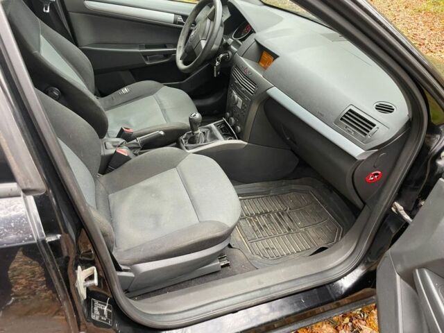 Черный Опель Астра, объемом двигателя 0 л и пробегом 3 тыс. км за 1668 $, фото 6 на Automoto.ua