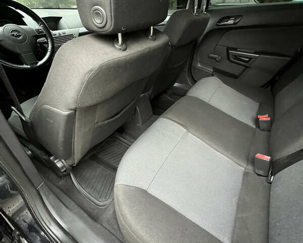 Черный Опель Астра, объемом двигателя 1.7 л и пробегом 330 тыс. км за 5200 $, фото 20 на Automoto.ua