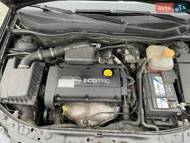 Черный Опель Астра, объемом двигателя 1.6 л и пробегом 231 тыс. км за 4800 $, фото 33 на Automoto.ua