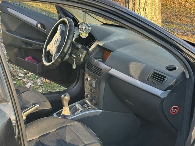 Опель Астра 2005 в Кременчуге на Automoto.ua Черный Опель Астра, объемом двигателя 0 л и пробегом 31 тыс. км за 2200 $, фото 9 на Automoto.ua