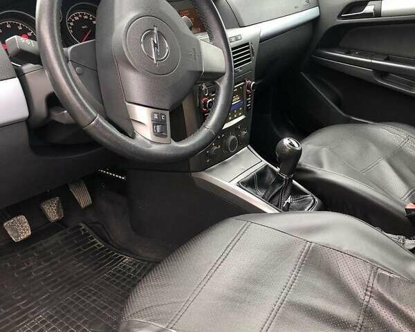 Чорний Опель Астра, об'ємом двигуна 1.6 л та пробігом 290 тис. км за 4800 $, фото 3 на Automoto.ua