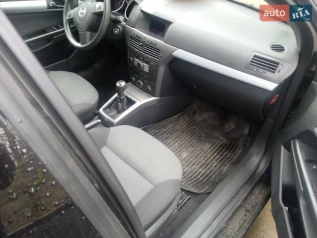 Черный Опель Астра, объемом двигателя 1.8 л и пробегом 198 тыс. км за 4800 $, фото 20 на Automoto.ua