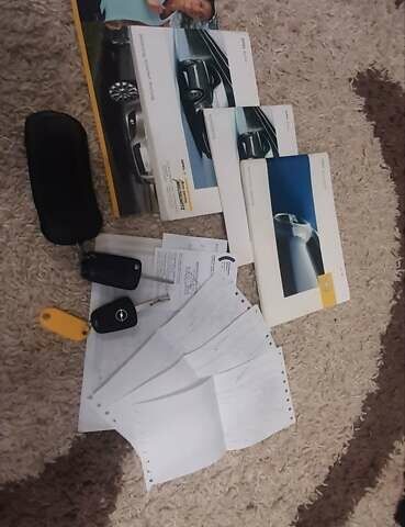 Черный Опель Астра, объемом двигателя 1.9 л и пробегом 320 тыс. км за 4999 $, фото 12 на Automoto.ua