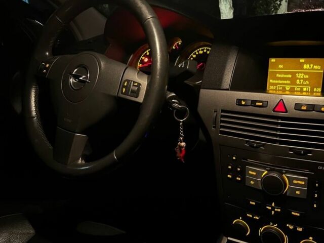 Чорний Опель Астра, об'ємом двигуна 1.6 л та пробігом 269 тис. км за 6100 $, фото 12 на Automoto.ua