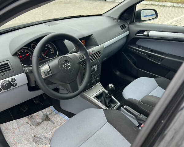 Чорний Опель Астра, об'ємом двигуна 1.6 л та пробігом 246 тис. км за 4999 $, фото 11 на Automoto.ua