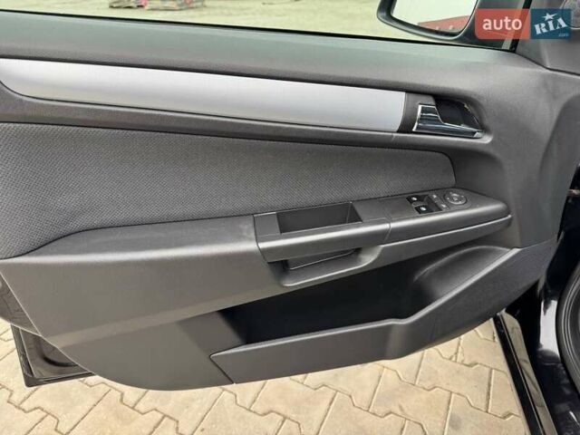 Черный Опель Астра, объемом двигателя 1.6 л и пробегом 229 тыс. км за 4900 $, фото 8 на Automoto.ua