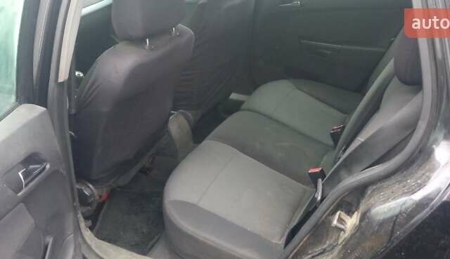 Черный Опель Астра, объемом двигателя 1.69 л и пробегом 387 тыс. км за 3500 $, фото 3 на Automoto.ua