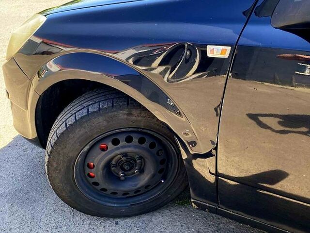 Черный Опель Астра, объемом двигателя 1.8 л и пробегом 225 тыс. км за 4300 $, фото 11 на Automoto.ua