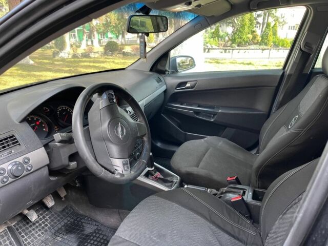 Черный Опель Астра, объемом двигателя 1.6 л и пробегом 420 тыс. км за 4100 $, фото 7 на Automoto.ua