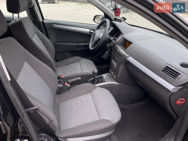 Черный Опель Астра, объемом двигателя 1.6 л и пробегом 231 тыс. км за 4800 $, фото 32 на Automoto.ua