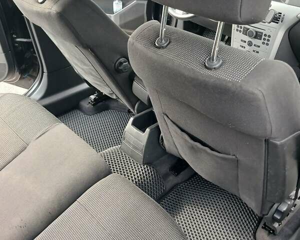 Черный Опель Астра, объемом двигателя 1.9 л и пробегом 312 тыс. км за 4200 $, фото 19 на Automoto.ua