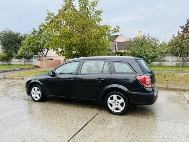 Черный Опель Астра, объемом двигателя 1.9 л и пробегом 300 тыс. км за 1750 $, фото 3 на Automoto.ua