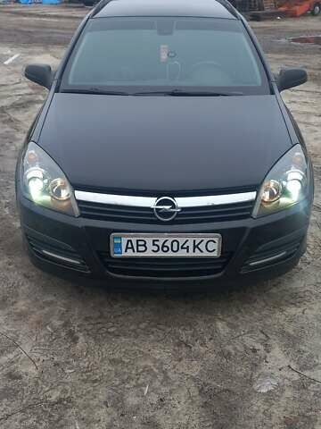 Черный Опель Астра, объемом двигателя 1.8 л и пробегом 260 тыс. км за 5200 $, фото 15 на Automoto.ua