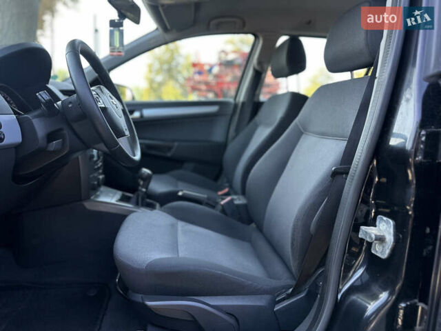 Черный Опель Астра, объемом двигателя 1.6 л и пробегом 241 тыс. км за 5700 $, фото 27 на Automoto.ua