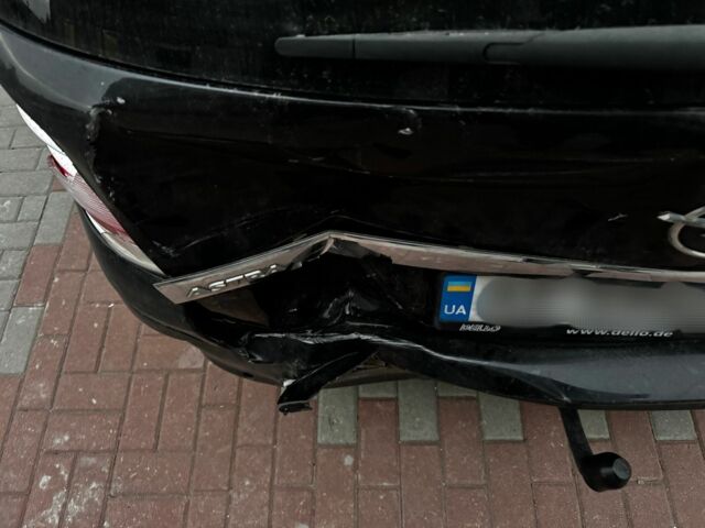 Черный Опель Астра, объемом двигателя 1.9 л и пробегом 311 тыс. км за 2930 $, фото 12 на Automoto.ua