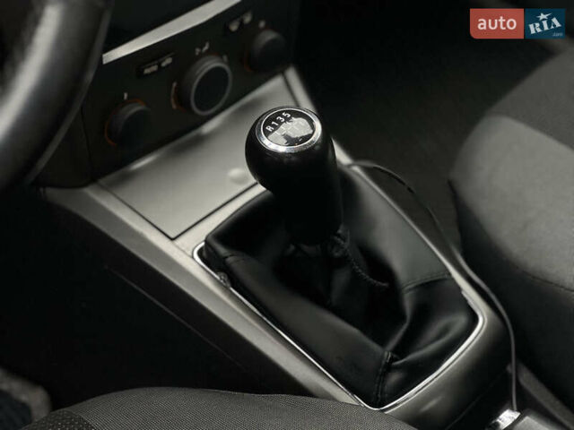 Чорний Опель Астра, об'ємом двигуна 1.91 л та пробігом 216 тис. км за 5250 $, фото 11 на Automoto.ua