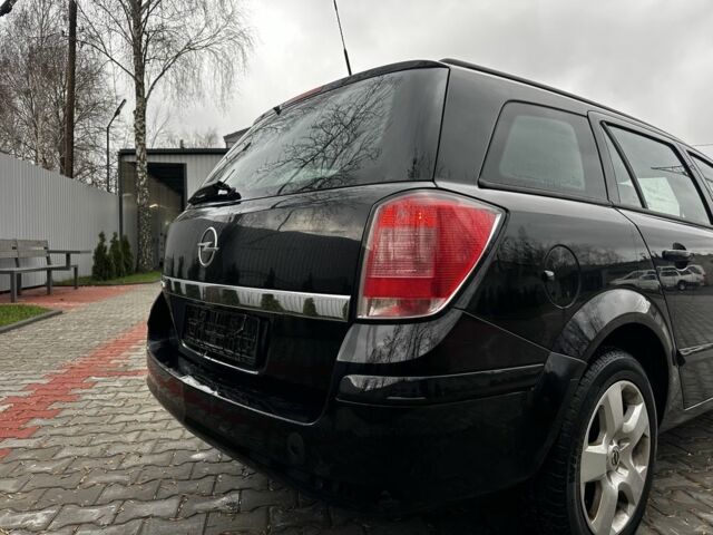 Черный Опель Астра, объемом двигателя 1.9 л и пробегом 286 тыс. км за 2050 $, фото 3 на Automoto.ua