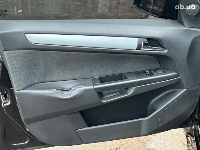 Черный Опель Астра, объемом двигателя 1.6 л и пробегом 340 тыс. км за 5140 $, фото 24 на Automoto.ua