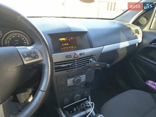 Черный Опель Астра, объемом двигателя 1.8 л и пробегом 245 тыс. км за 4900 $, фото 25 на Automoto.ua