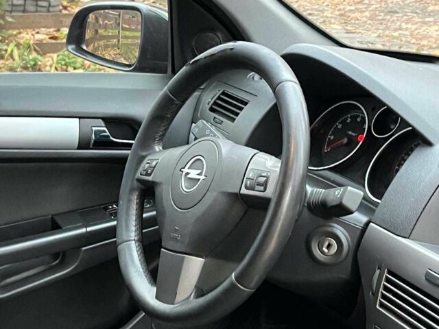 Чорний Опель Астра, об'ємом двигуна 1.6 л та пробігом 340 тис. км за 5190 $, фото 19 на Automoto.ua