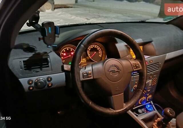 Чорний Опель Астра, об'ємом двигуна 1.6 л та пробігом 243 тис. км за 5450 $, фото 8 на Automoto.ua