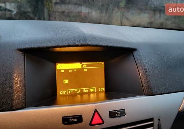 Черный Опель Астра, объемом двигателя 1.8 л и пробегом 165 тыс. км за 5650 $, фото 34 на Automoto.ua