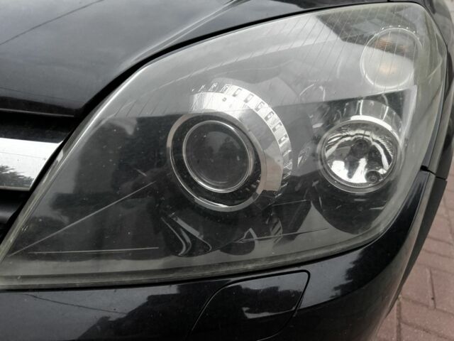 Черный Опель Астра, объемом двигателя 1.9 л и пробегом 311 тыс. км за 2930 $, фото 15 на Automoto.ua