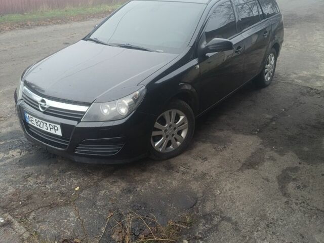 Черный Опель Астра, объемом двигателя 1.7 л и пробегом 380 тыс. км за 4900 $, фото 7 на Automoto.ua